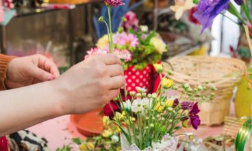 Flowers Near Me Store & Delivery Locations 2025